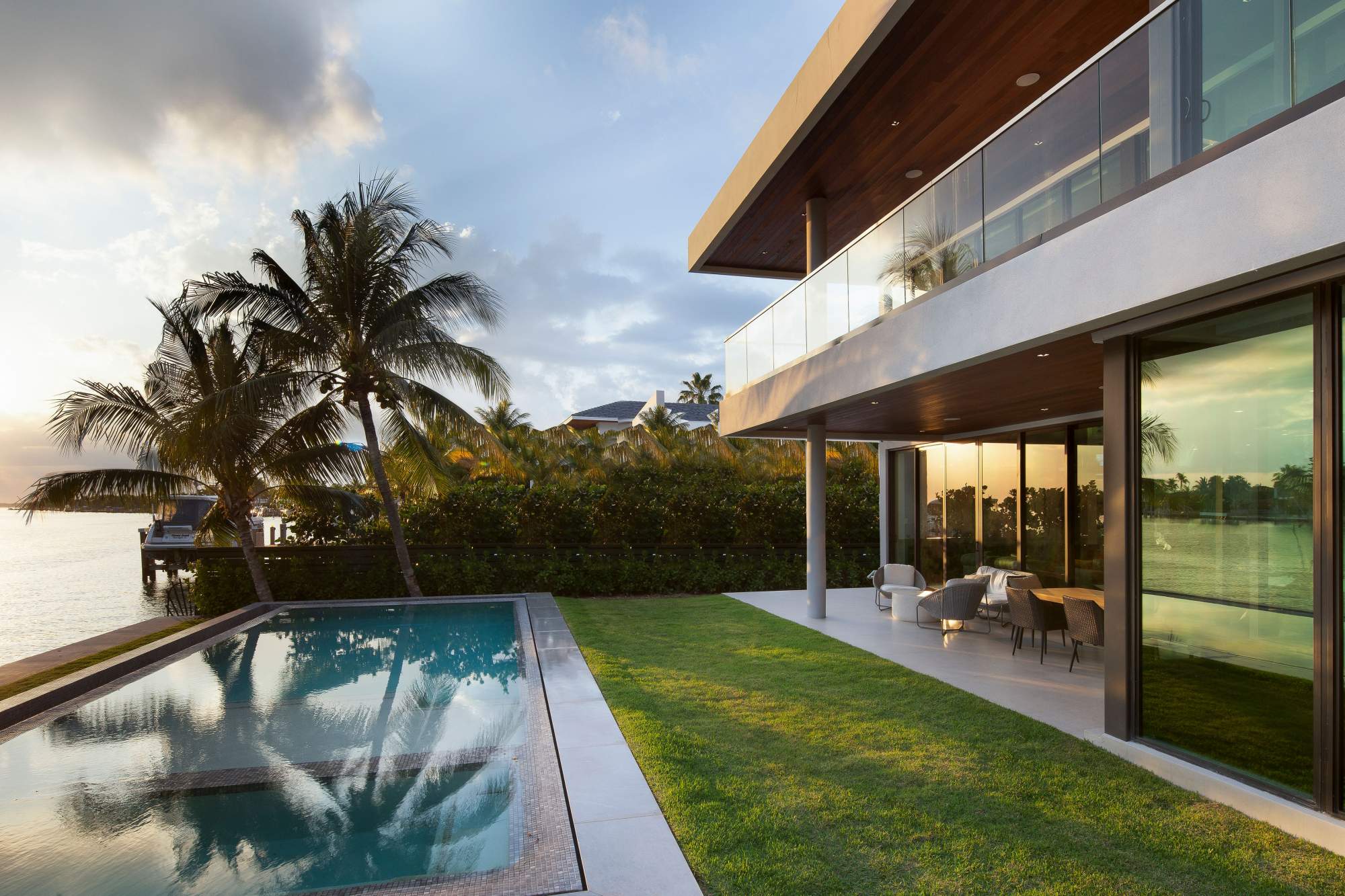 Biscayne Point - Miami Beach Architecture - Modern Architecture - SDH Studio - Back Facade 3 Exterior Architecture project in Biscayne Point, Miami Beach
