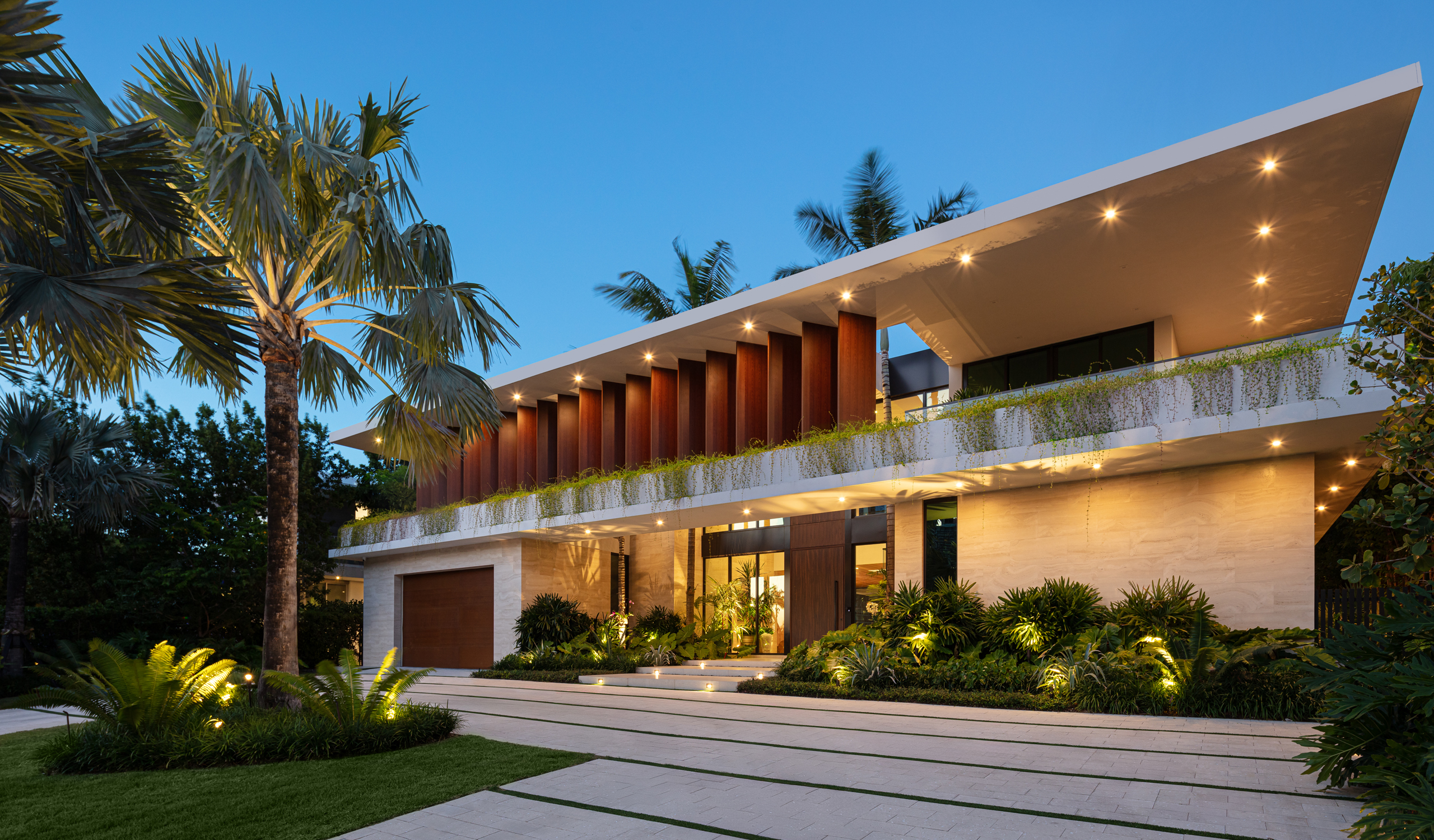 AMA Residence, Golden Beach