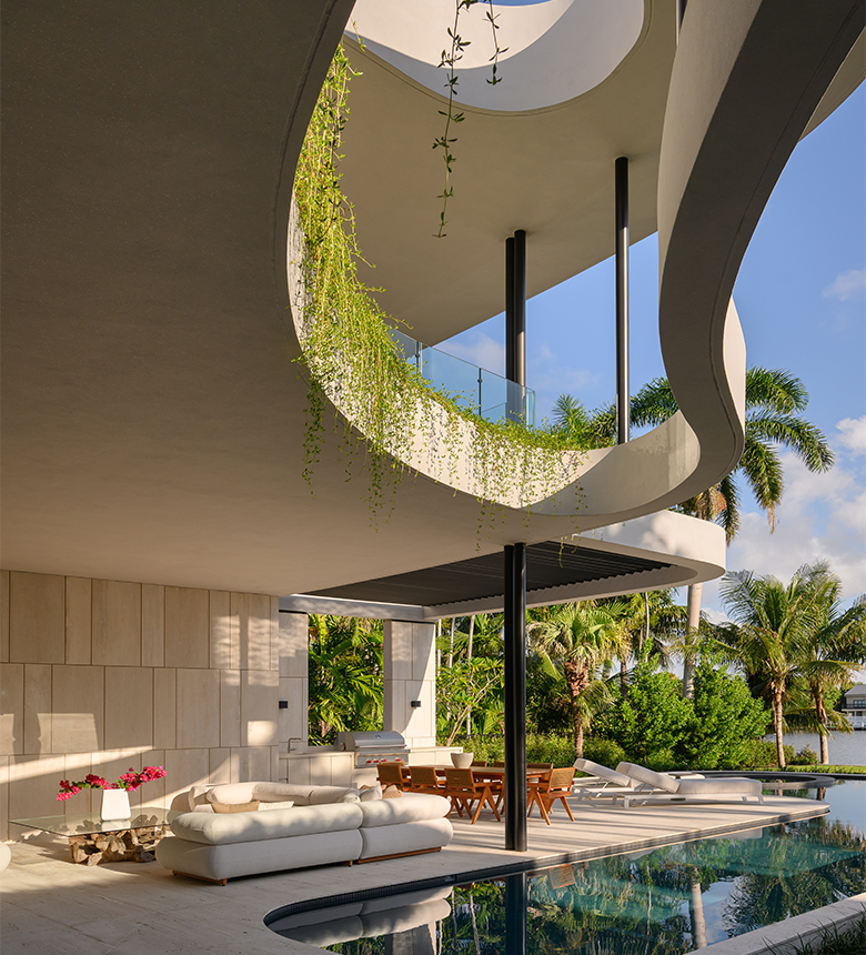 1015 Residence Hollywood FL - Outdoor Entertainment Space