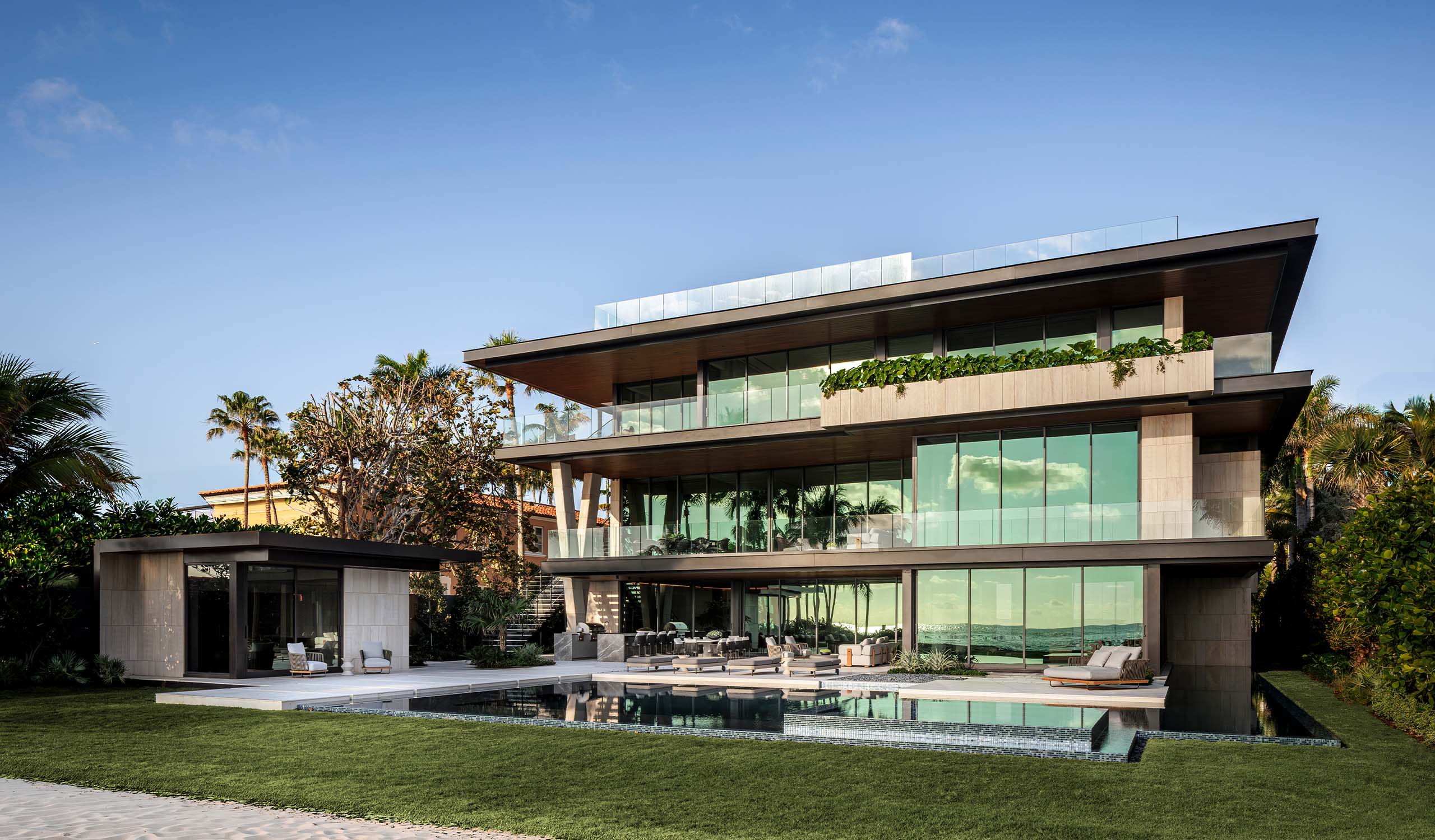 255 Ocean, Golden Beach - rear facade