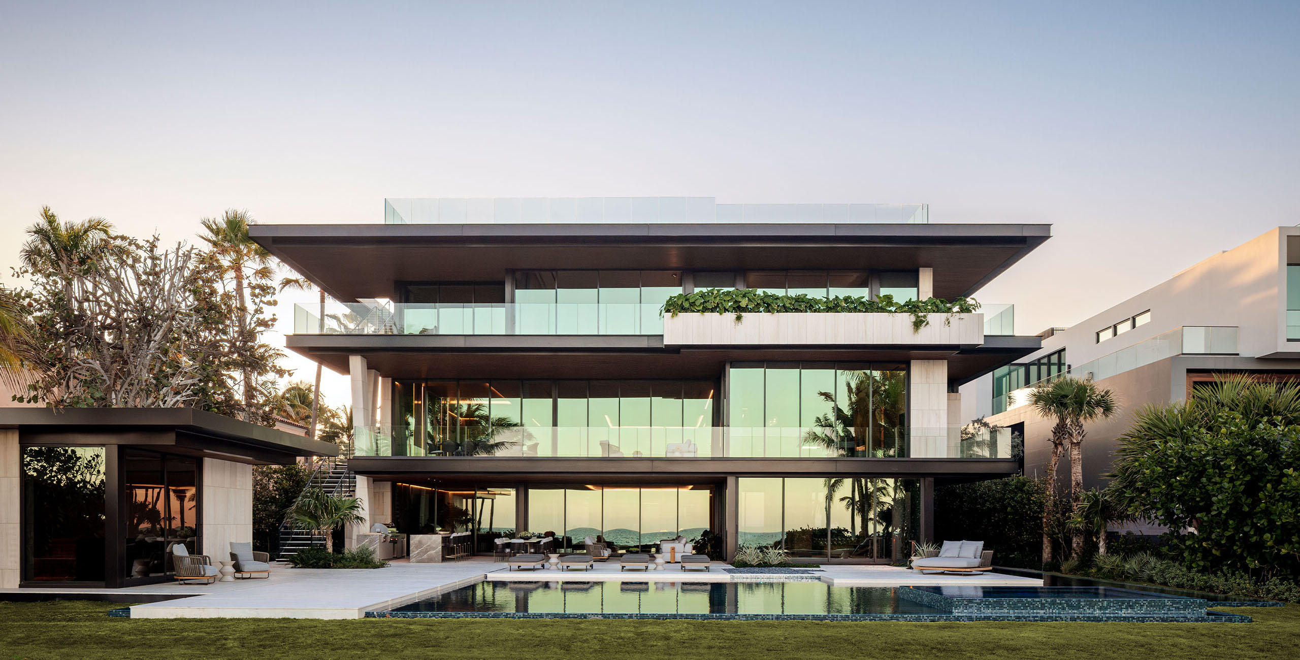 255 Ocean Exterior Facade Dusk Night 255 Ocean Golden Beach - Exterior Facade Dusk Night