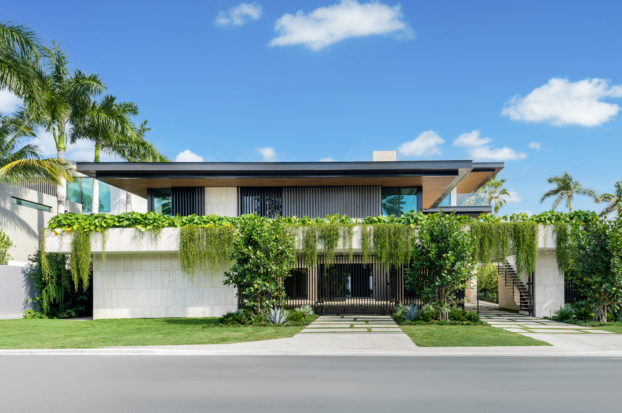 255 Ocean Blvd, Golden Beach