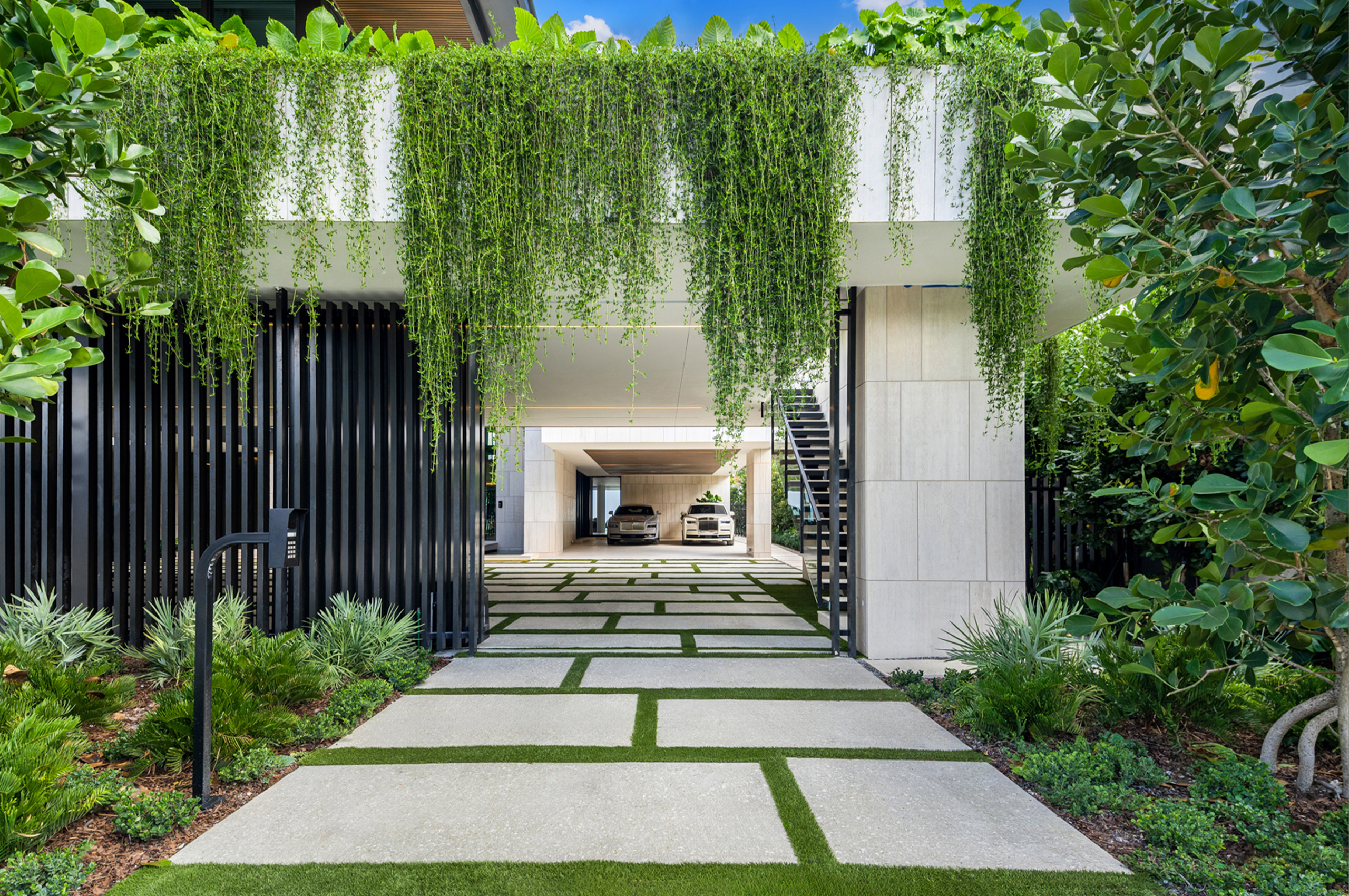 255 Ocean Blvd, Golden Beach
