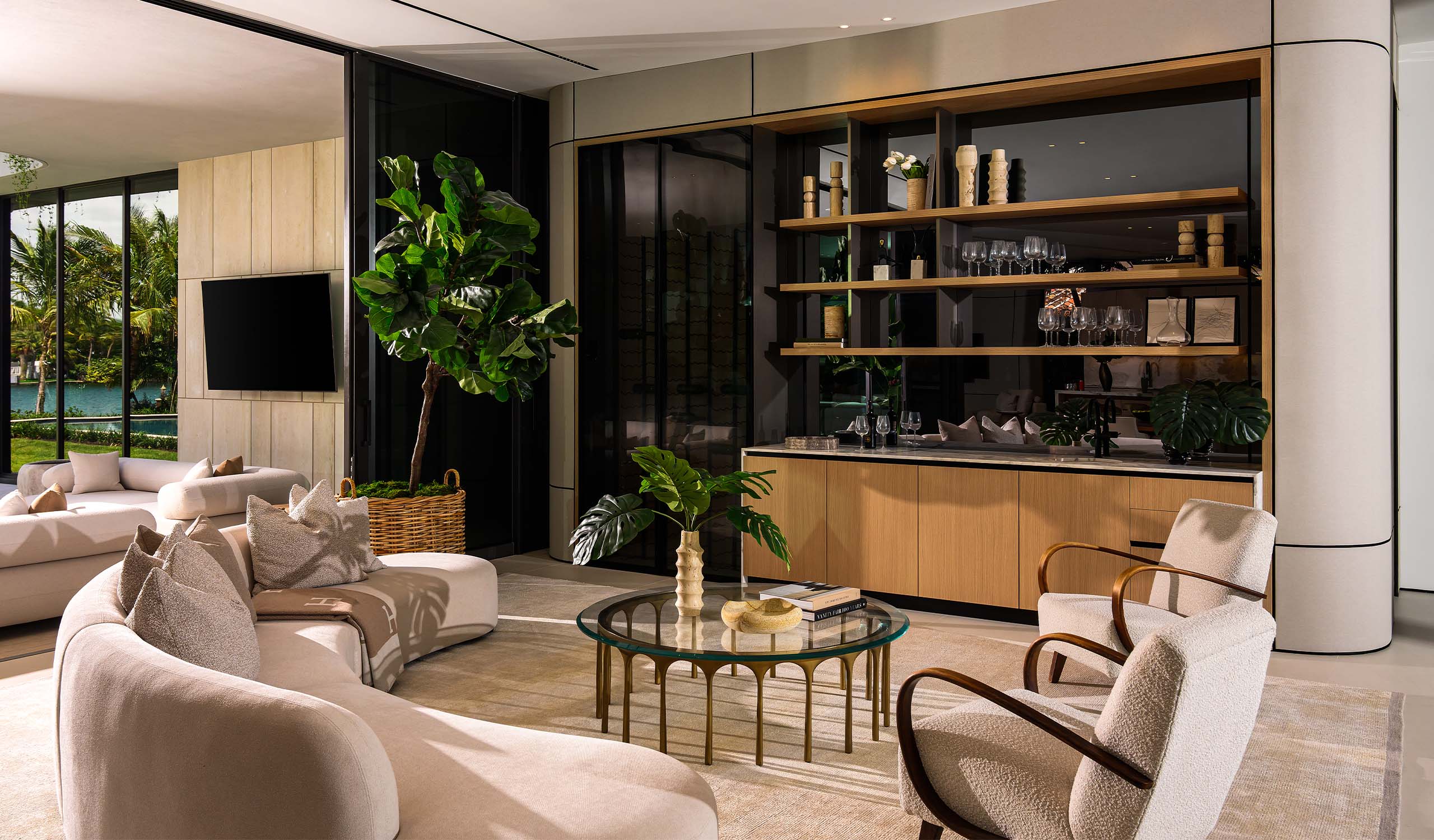 1015 Residence, Hollywood - Living Room and Bar